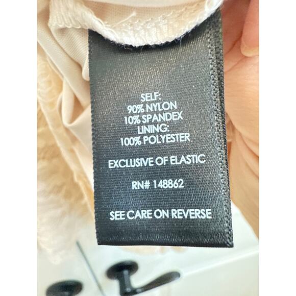 Torrid Cream/Light Pink Floral Lace Boho Long Sleeve Blouse - Picture 3 of 6